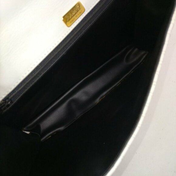 BALLY Matelasse White Hand Bag - Great Pre-Loved Condition - Picture 5 of 9